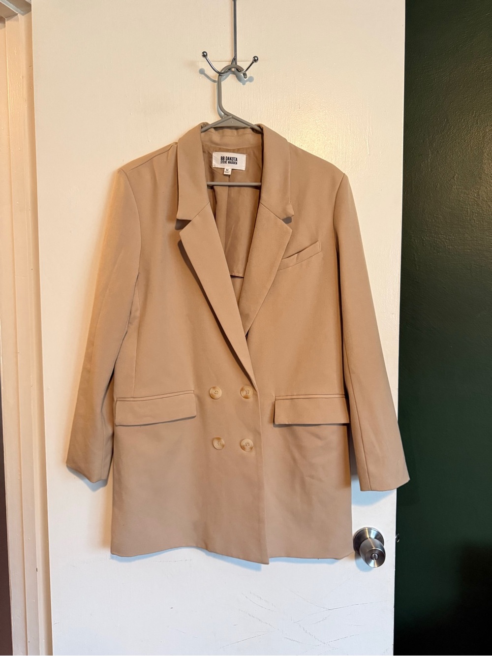 BB Dakota Steve Madden beige long double breasted blazer size medium